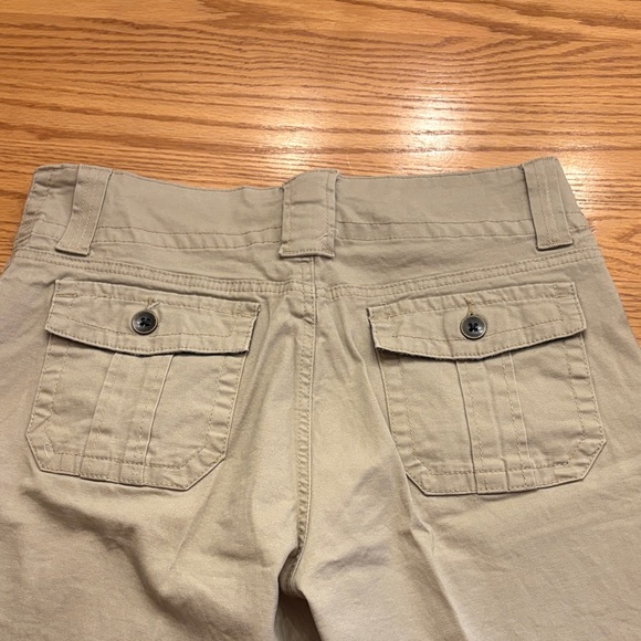 Lee Women's Tan Cargo Shorts - Picture 7 of 10